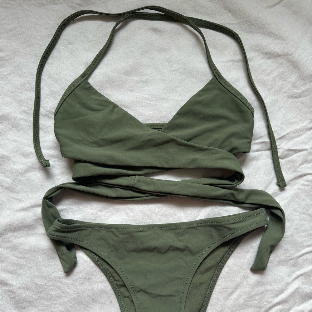 Aerie bikini xxs green scoop top with cheeky bottoms so cute on!